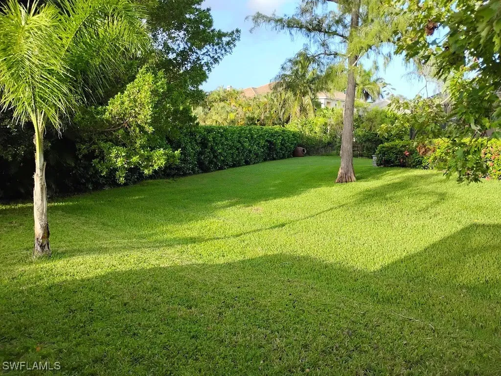 1909 Fairfax Circle Naples FL 34109