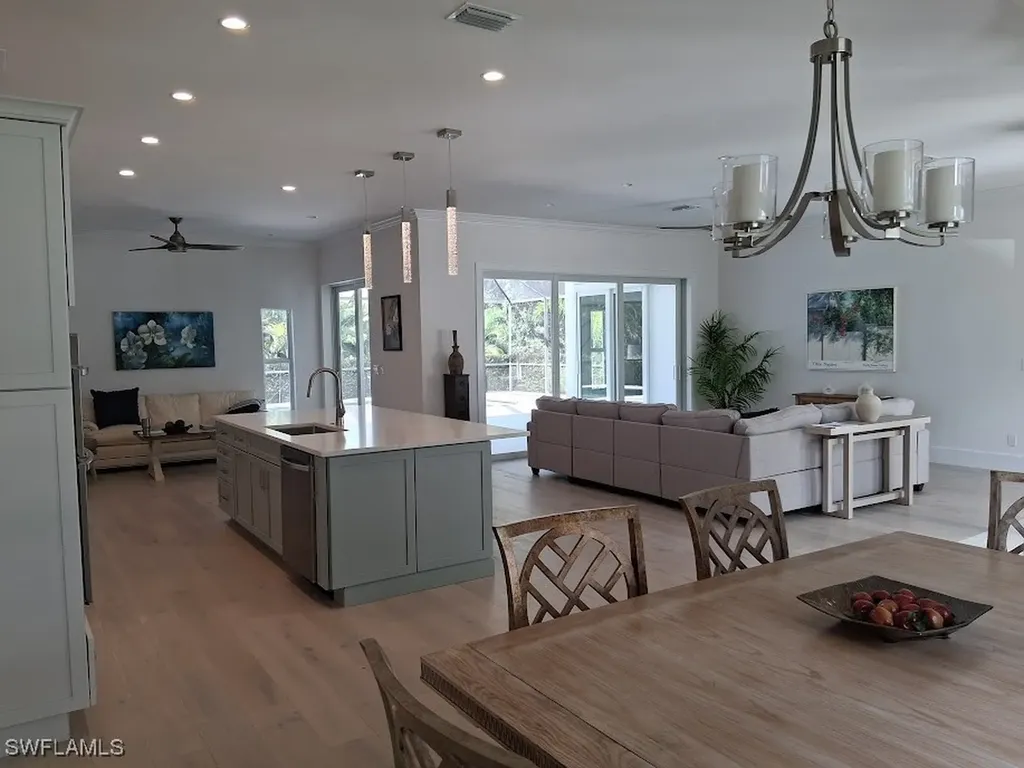 1909 Fairfax Circle Naples FL 34109