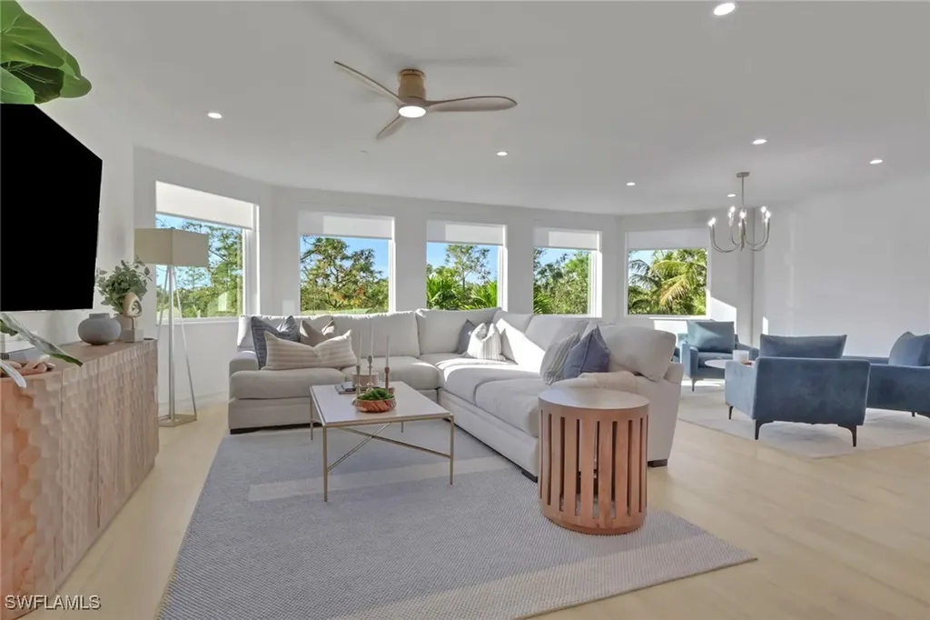 2728 Tiburon Boulevard E Naples FL 34109
