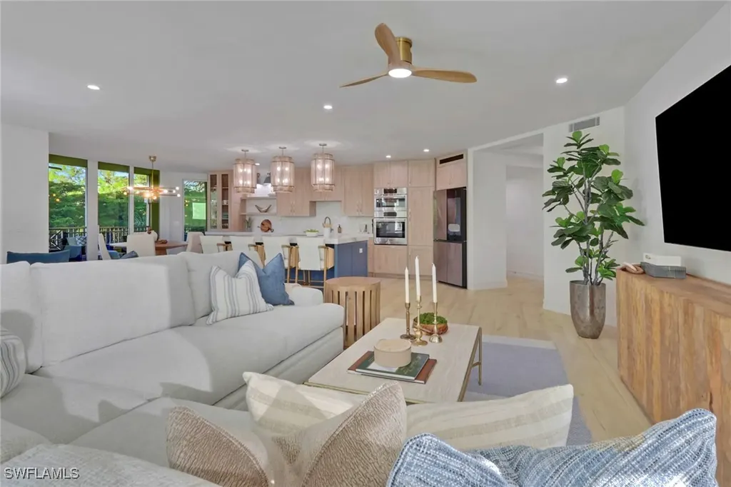 2728 Tiburon Boulevard E Naples FL 34109
