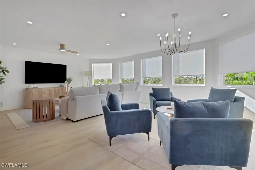 2728 Tiburon Boulevard E Naples FL 34109