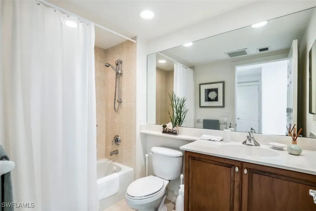 2728 Tiburon Boulevard E Naples FL 34109