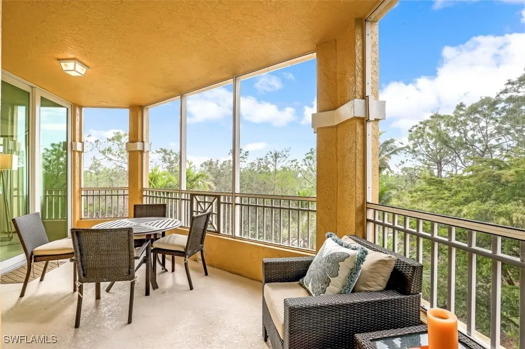 2728 Tiburon Boulevard E Naples FL 34109