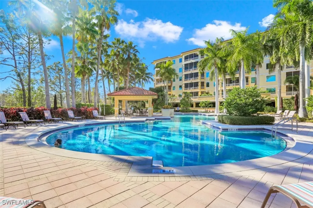 2728 Tiburon Boulevard E Naples FL 34109
