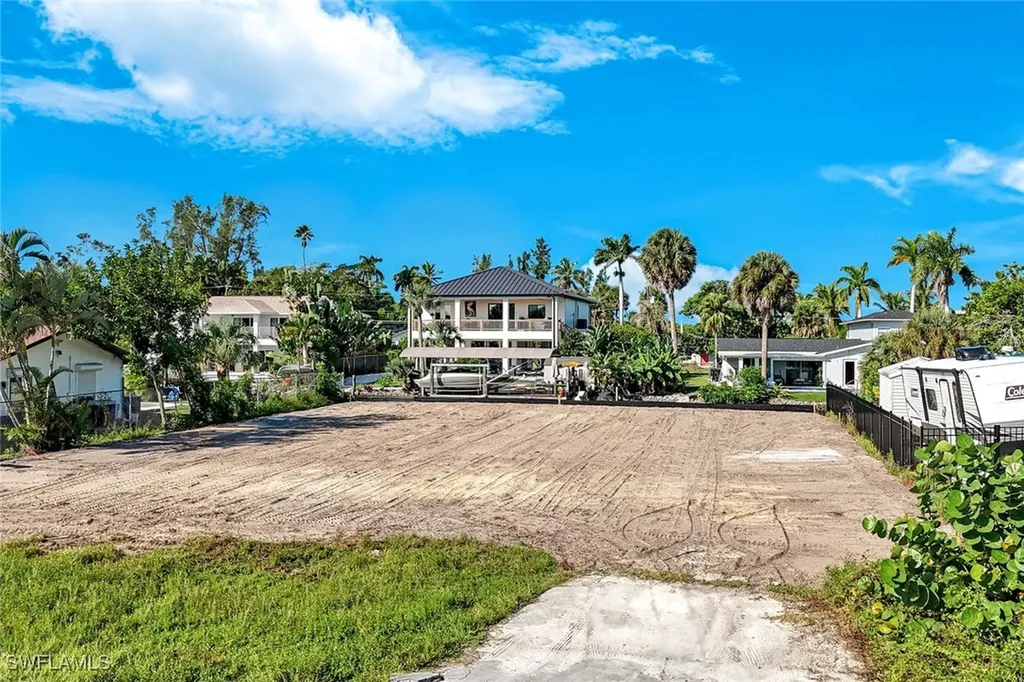 27281 Buccaneer Drive Bonita Springs FL 34135