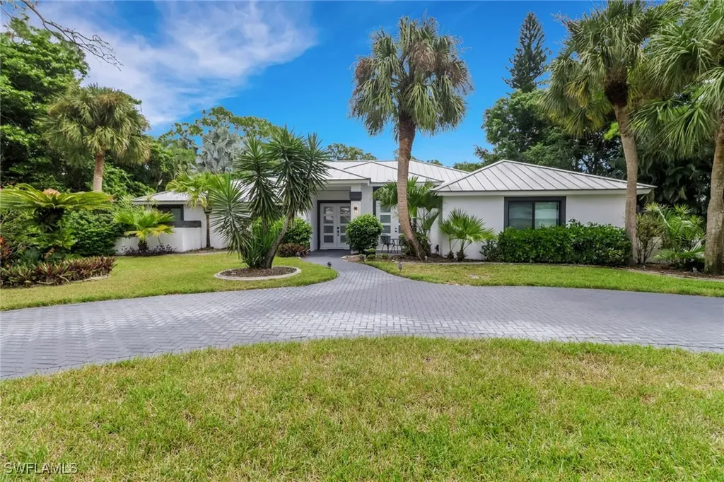 Naples FL, 1806 Princess Court