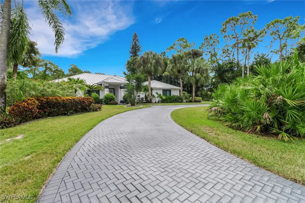 1806 Princess Court Naples FL 34110