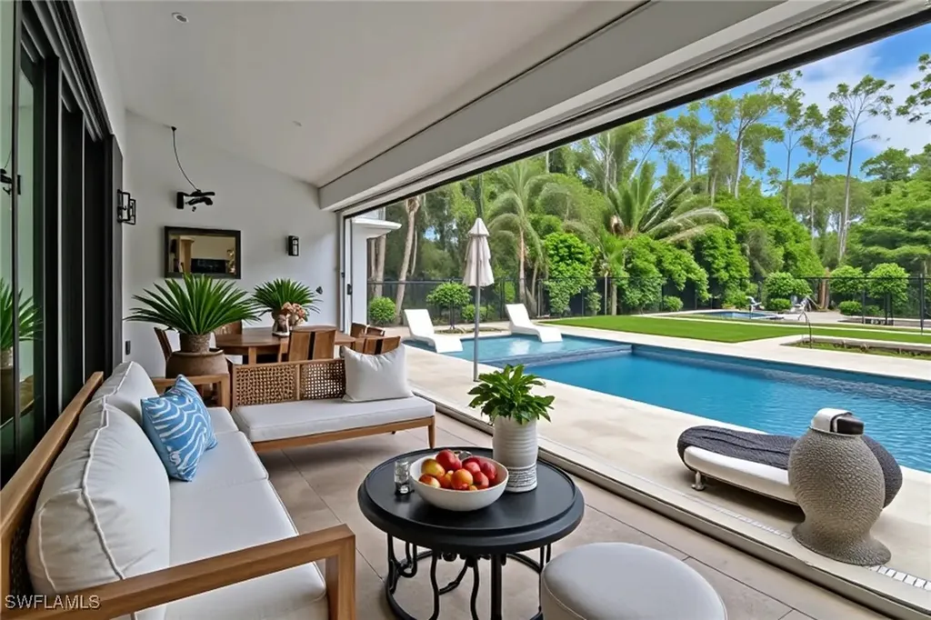 1806 Princess Court Naples FL 34110