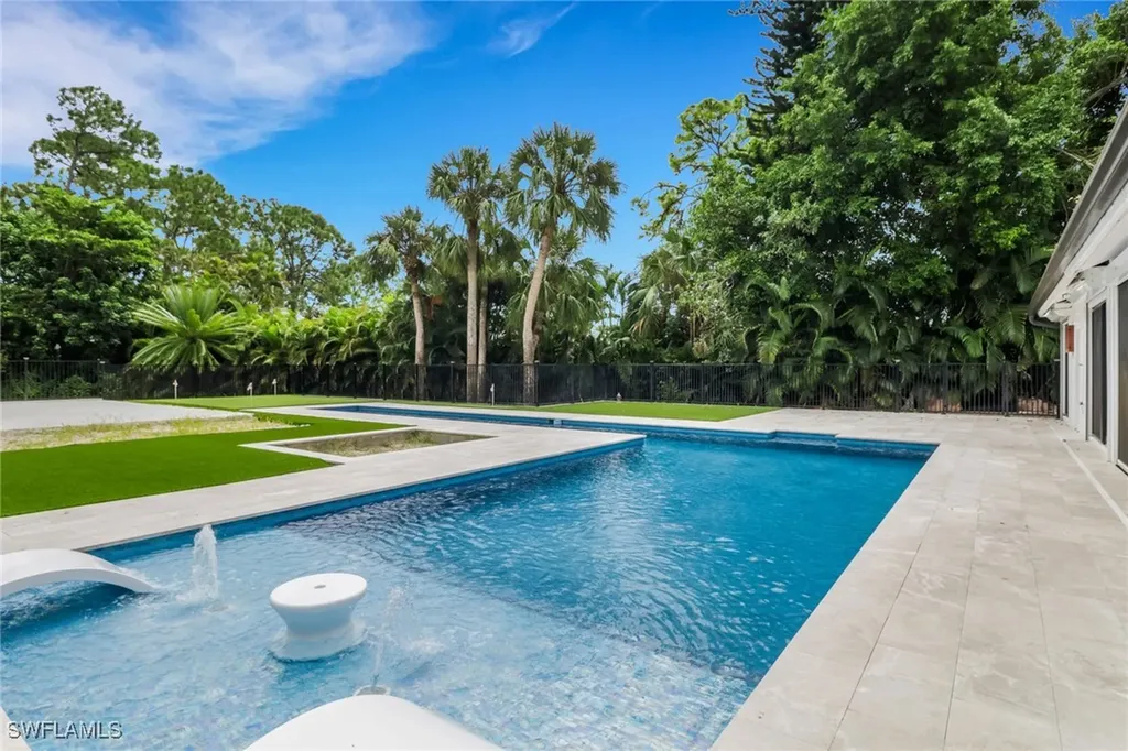 1806 Princess Court Naples FL 34110