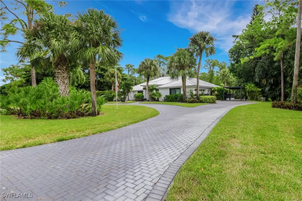1806 Princess Court Naples FL 34110