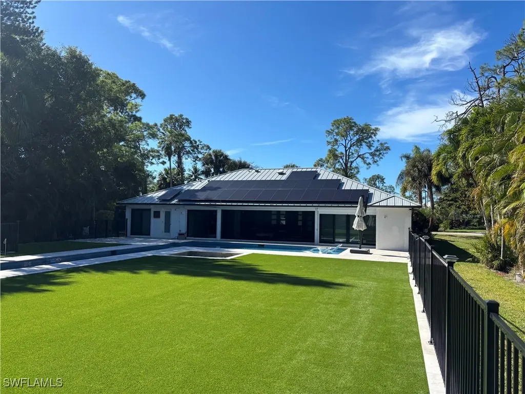 1806 Princess Court Naples FL 34110