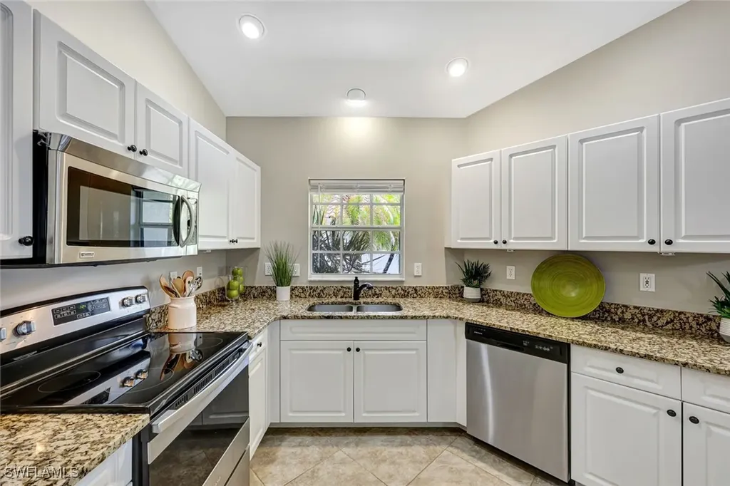 11043 Longshore Way W Naples FL 34119