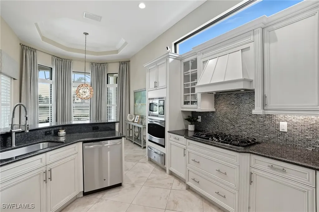 6376 Costa Circle Naples FL 34113