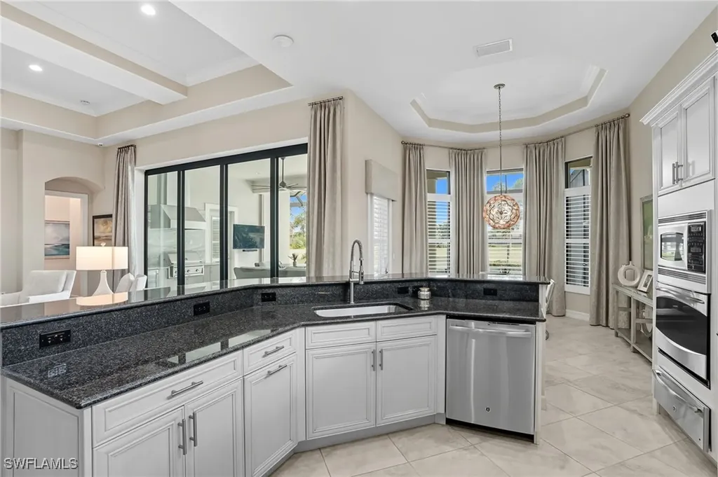 6376 Costa Circle Naples FL 34113