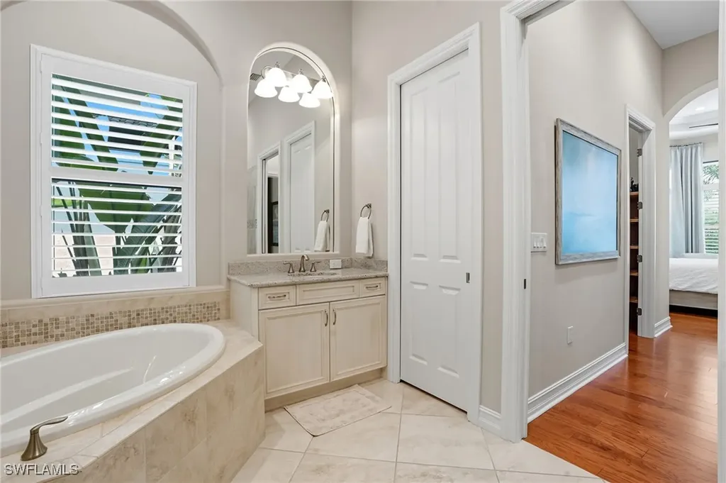 6376 Costa Circle Naples FL 34113