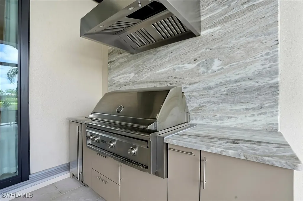 6376 Costa Circle Naples FL 34113