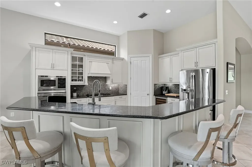 6376 Costa Circle Naples FL 34113