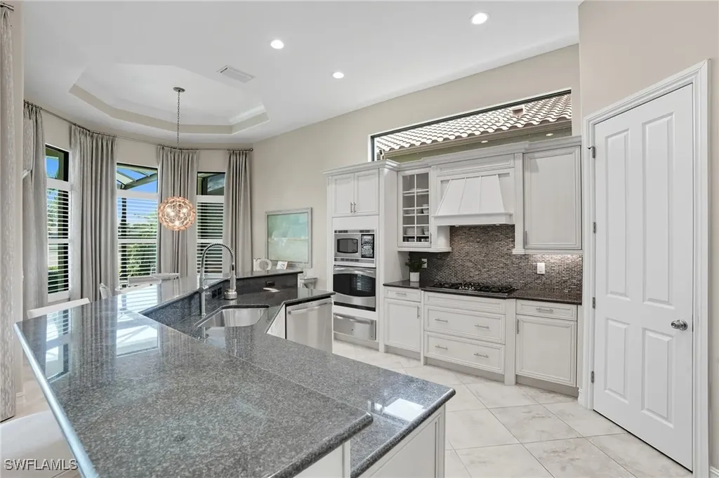 6376 Costa Circle Naples FL 34113