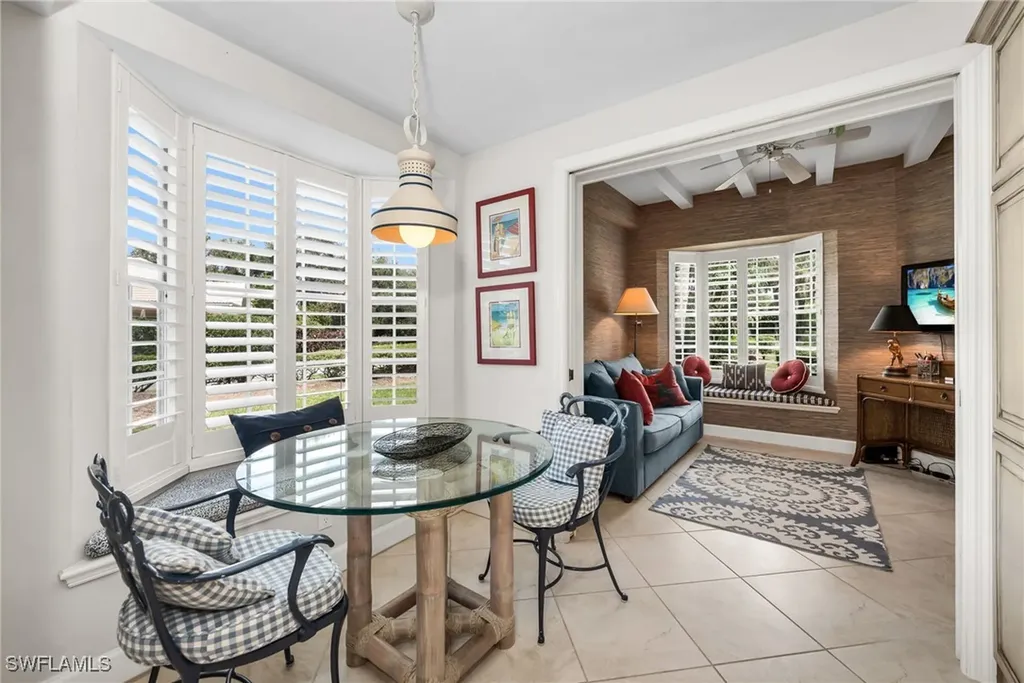 496 Edgemere Way E Naples FL 34105