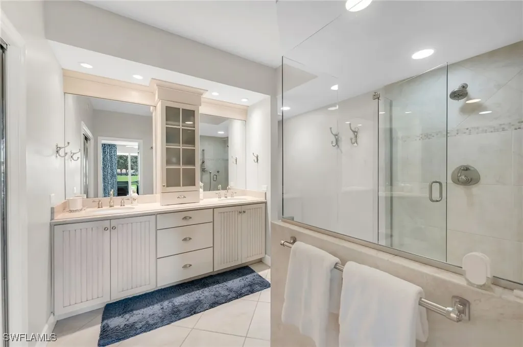 496 Edgemere Way E Naples FL 34105