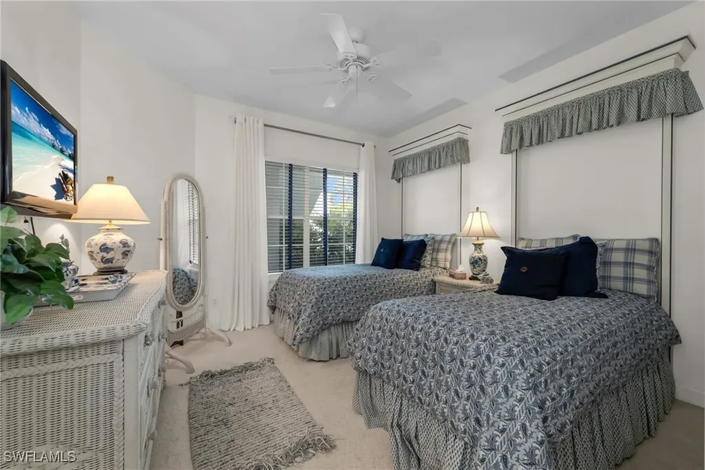 496 Edgemere Way E Naples FL 34105