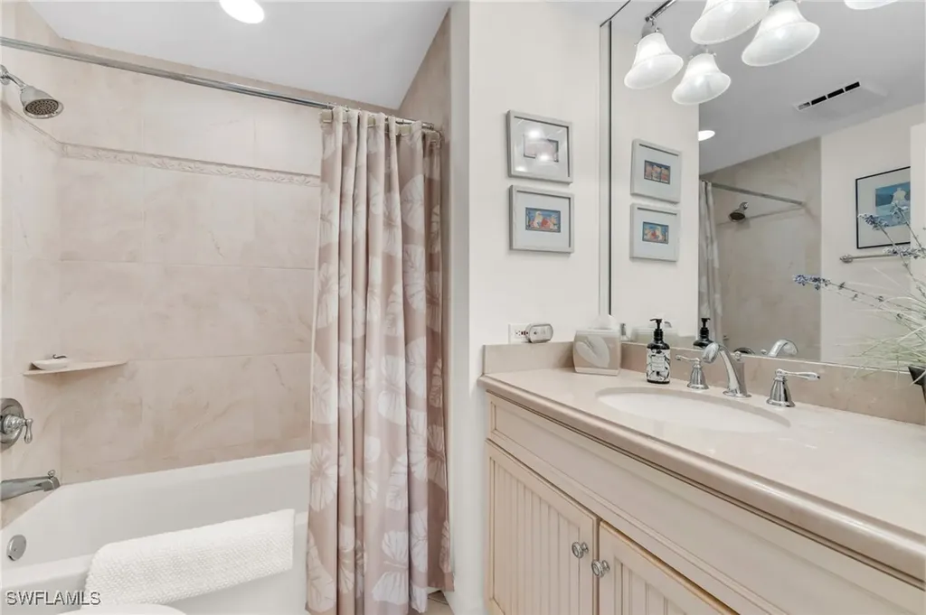 496 Edgemere Way E Naples FL 34105