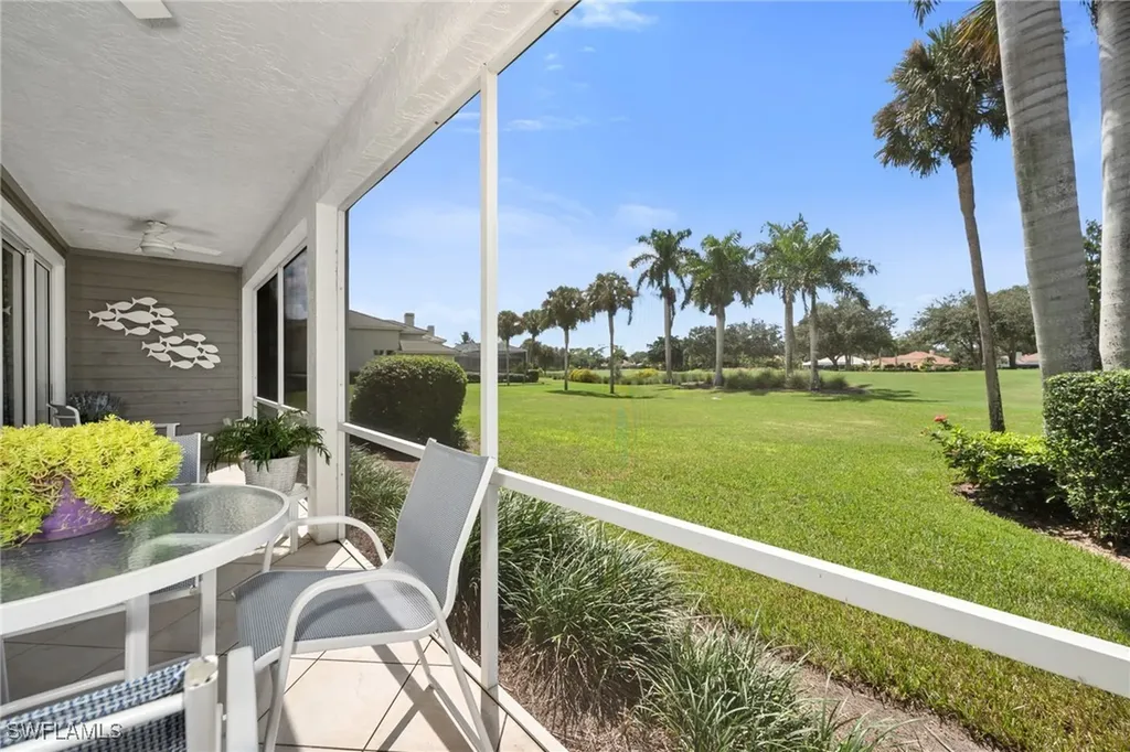 496 Edgemere Way E Naples FL 34105