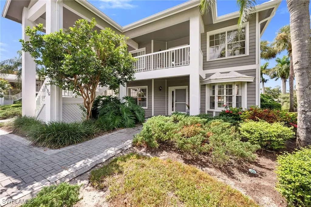 496 Edgemere Way E Naples FL 34105