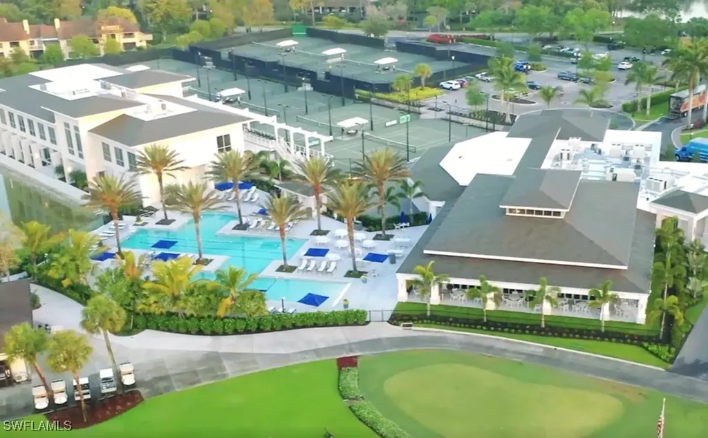 496 Edgemere Way E Naples FL 34105