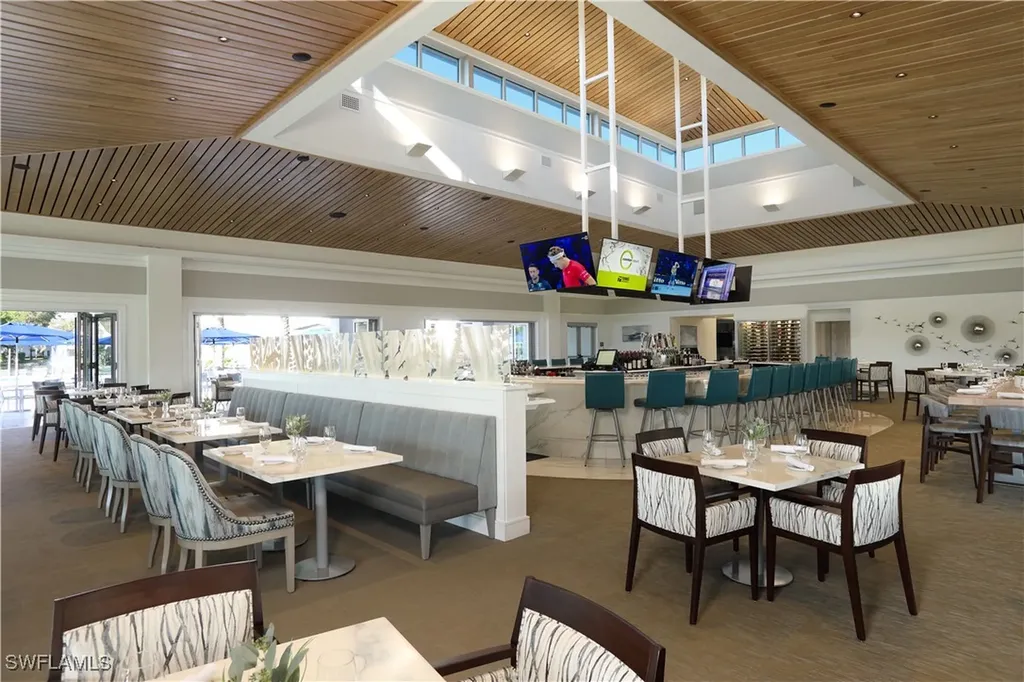 496 Edgemere Way E Naples FL 34105