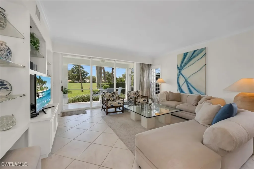 496 Edgemere Way E Naples FL 34105