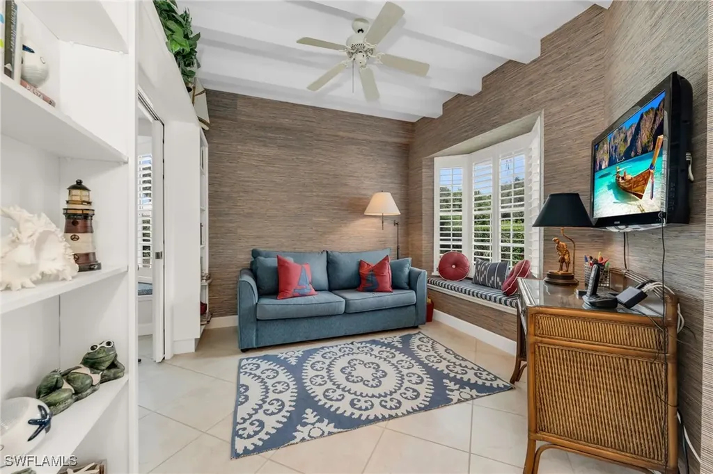 496 Edgemere Way E Naples FL 34105