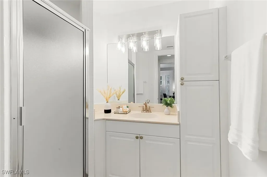 837 Sailaway Lane Naples FL 34108
