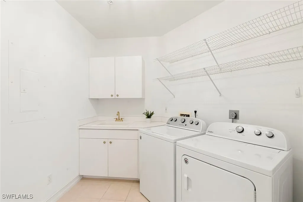 837 Sailaway Lane Naples FL 34108