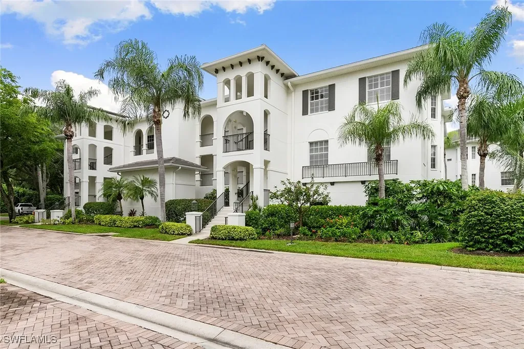 837 Sailaway Lane Naples FL 34108