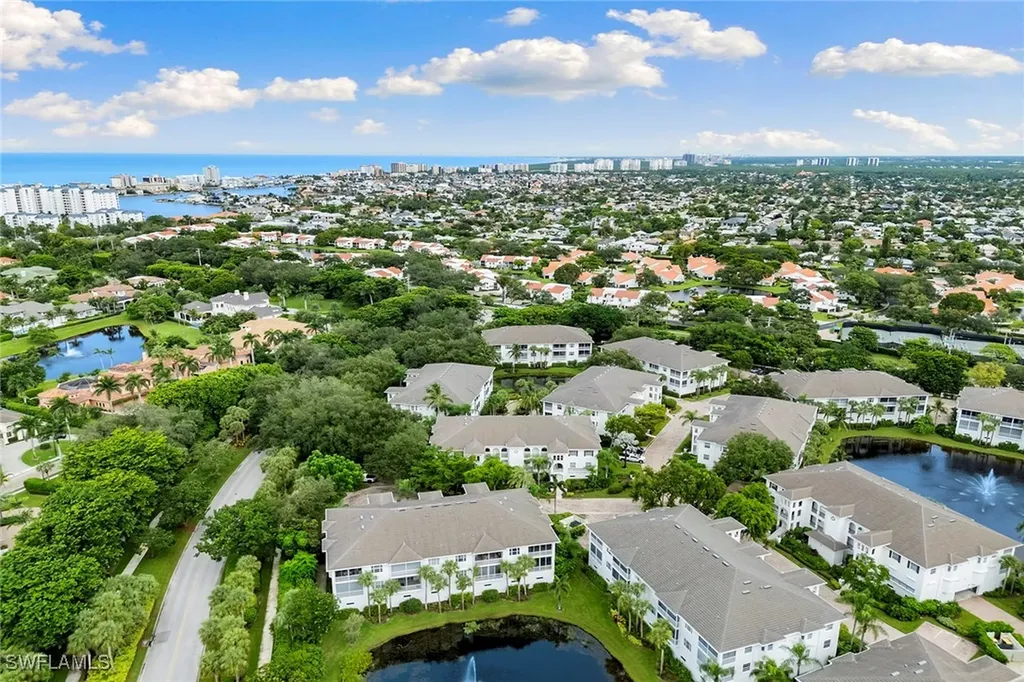 837 Sailaway Lane Naples FL 34108