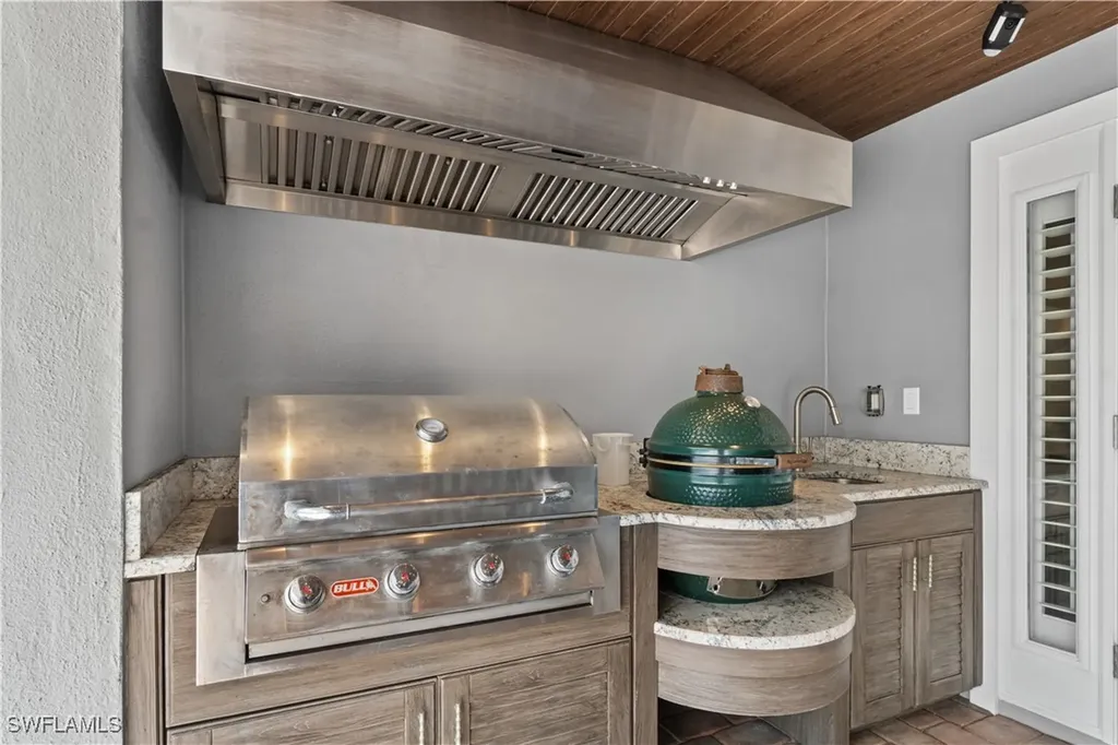 1320 Marlin Drive Naples FL 34102