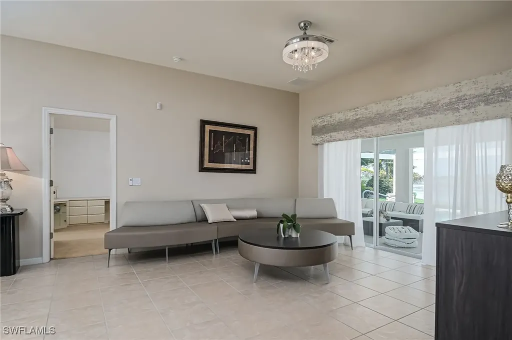 2250 Grove Drive Naples FL 34120