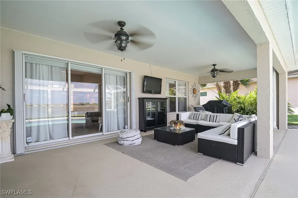 2250 Grove Drive Naples FL 34120