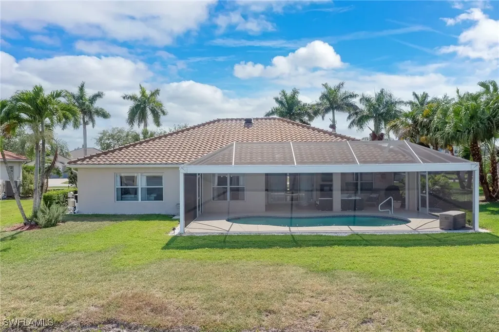 2250 Grove Drive Naples FL 34120