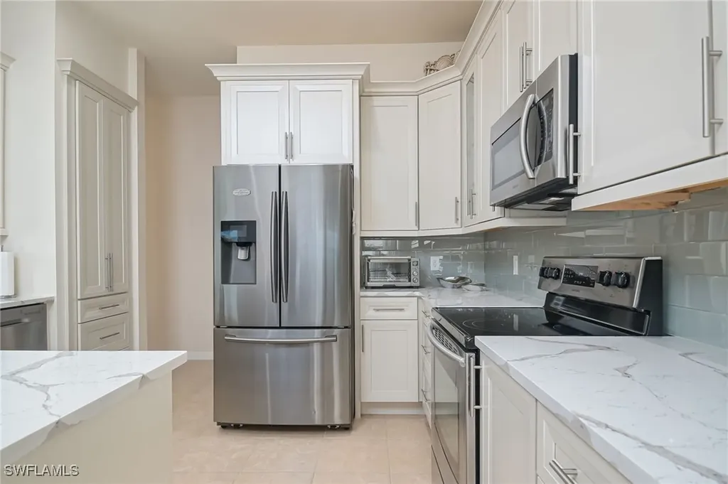 2250 Grove Drive Naples FL 34120