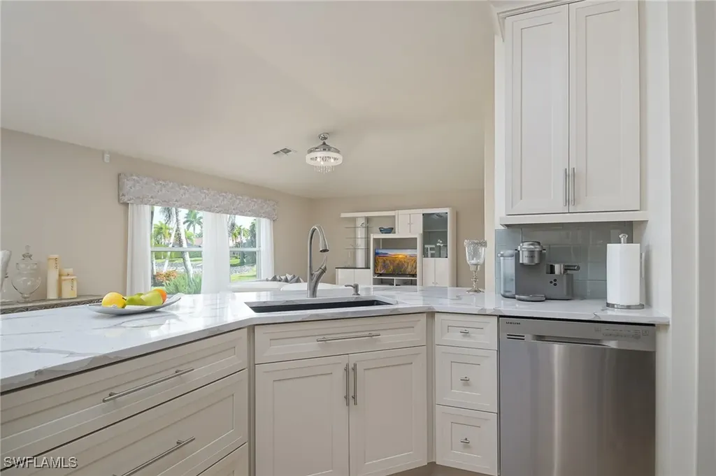 2250 Grove Drive Naples FL 34120