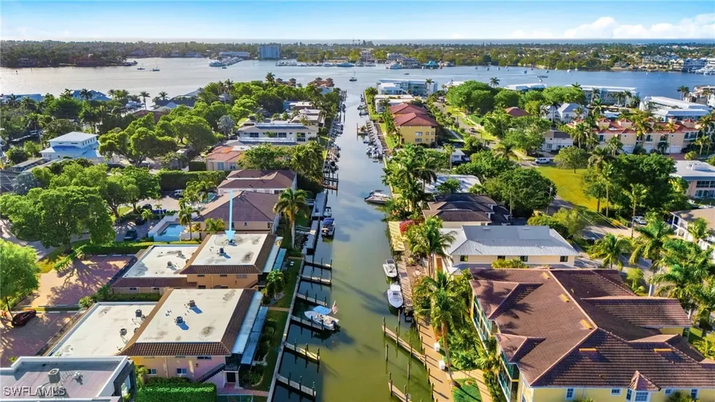 1517 Chesapeake Avenue Naples FL 34102