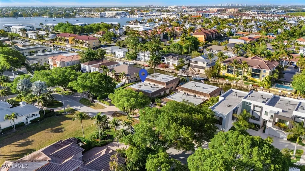 1517 Chesapeake Avenue Naples FL 34102