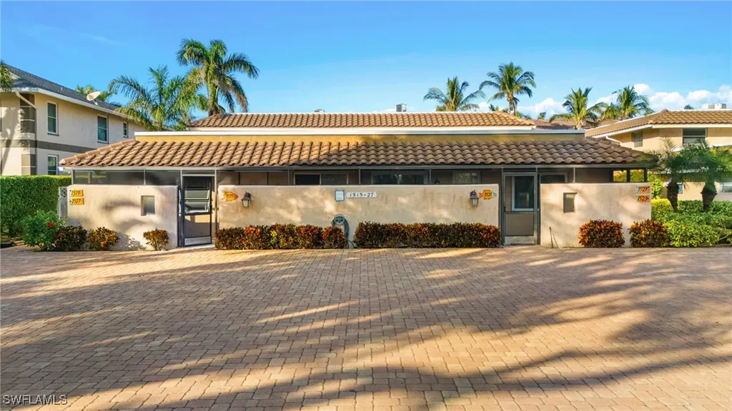 1517 Chesapeake Avenue Naples FL 34102