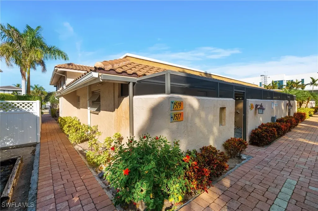 1517 Chesapeake Avenue Naples FL 34102