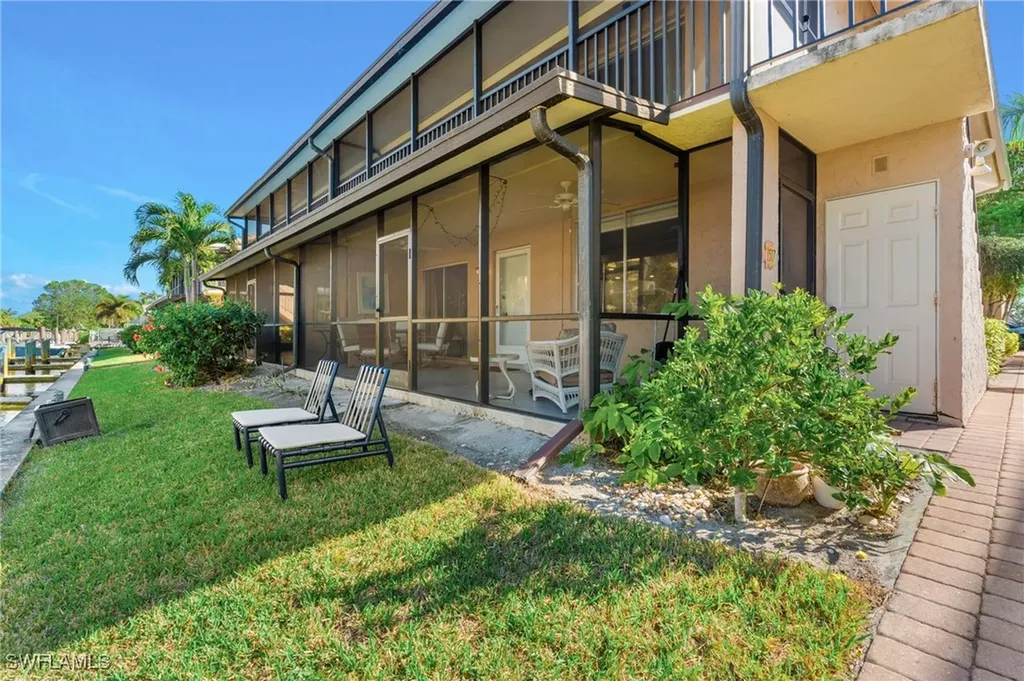 1517 Chesapeake Avenue Naples FL 34102