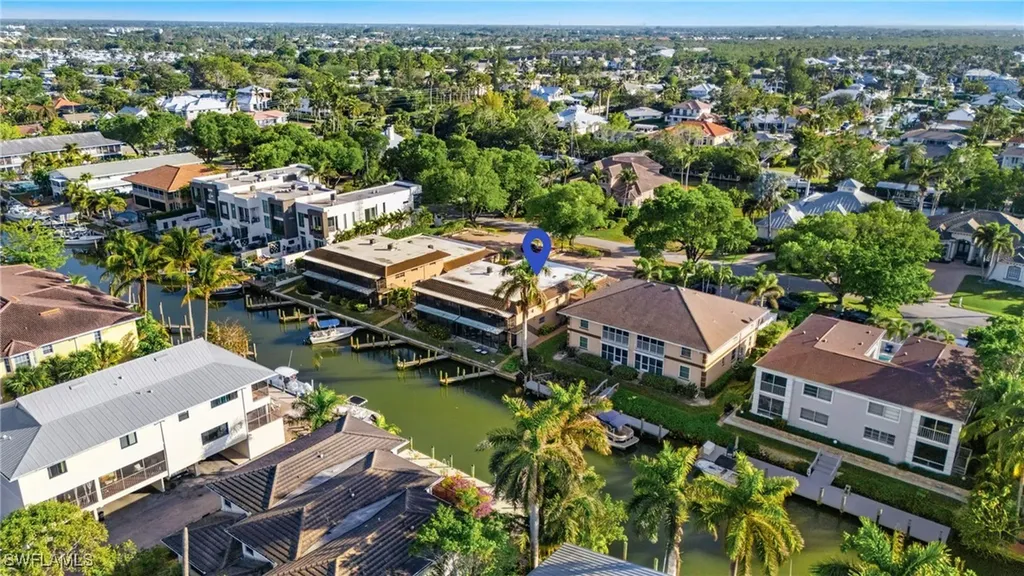 1517 Chesapeake Avenue Naples FL 34102