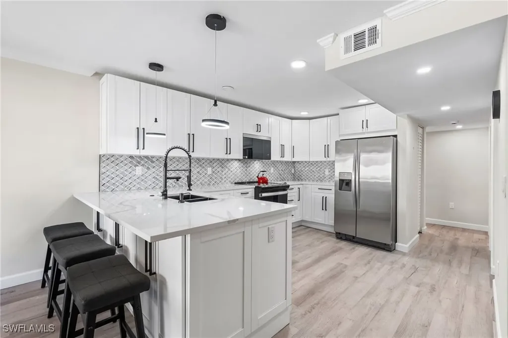 1517 Chesapeake Avenue Naples FL 34102