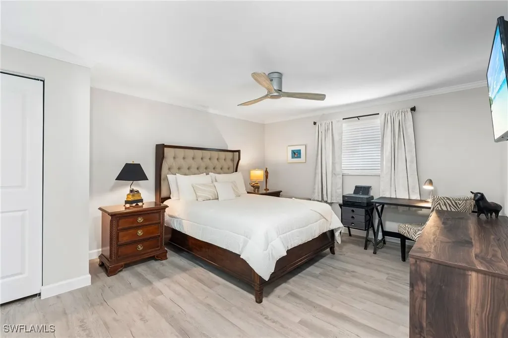 1517 Chesapeake Avenue Naples FL 34102
